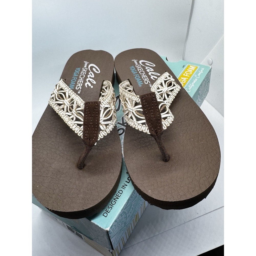 Women's Brown Skeckers With Yoga Foam Sandals. New With BOX!  Size 7